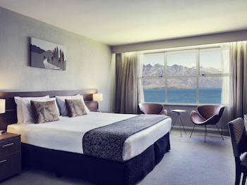 Superior Room, 1 King Bed, Lake View