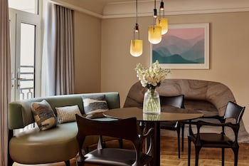 Deluxe Park Suite