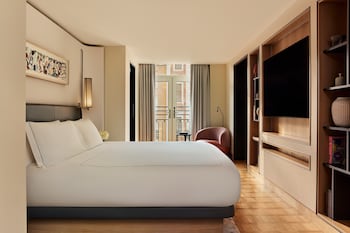 Deluxe Park Suite