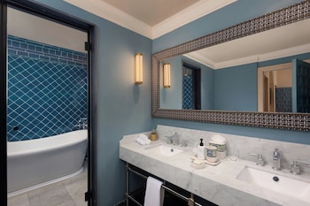 Deluxe Suite, 1 Bedroom, City View