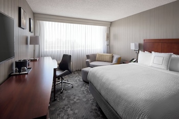 Room, 1 Queen Bed (Mobility Accessible, Tub)