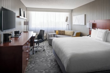 Room, 1 King Bed with Sofa bed (Mobility Accessible, Tub)