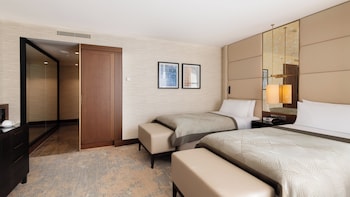 Club Room, 1 King Bed, Club Lounge Access
