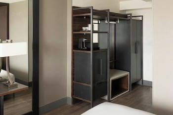 Room, 2 Queen Beds (Mobility Accessible, Roll-In Shower)