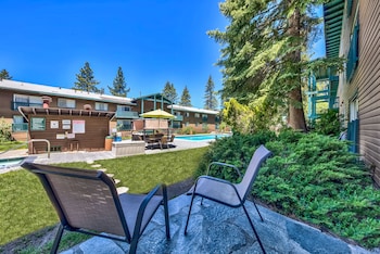 Deluxe Suite, 1 Bedroom, Poolside
