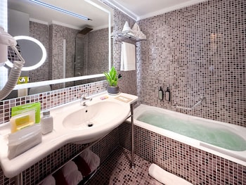 Signature Triple with Private Balcony and City View