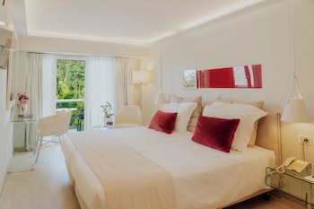 Signature Double with private balcony & Lycabettus view