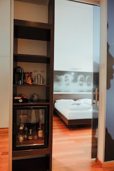 Studio Suite, 1 King Bed, Bathtub, Park View