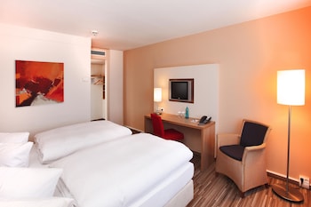 Comfort Room, 1 King Bed (with Sofabed)