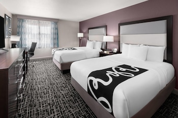 2 Queen Beds, Non Smoking, Refrigerator & Microwave