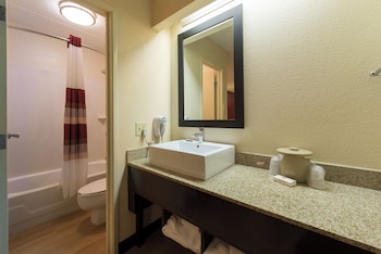 Deluxe Room, 2 Queen Beds (Smoke Free)