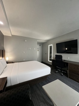 Basic Room, 1 Queen Bed, Accessible, Non Smoking (Mobility)
