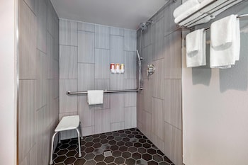 Room, 2 Queen Beds, Accessible, Non Smoking