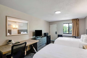 Room, 2 Queen Beds, Non Smoking (Pet Friendly)