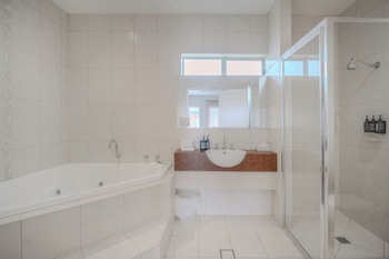 King Spa Room