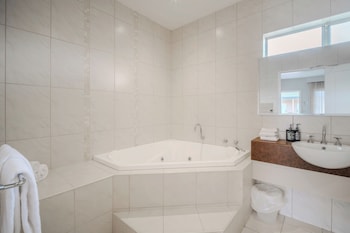 King Spa Room