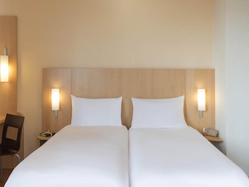 Standard Room, 2 Twin Beds