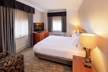 Suite, 1 King Bed (Authors)