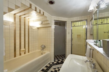 Suite, 1 King Bed (Churchill)
