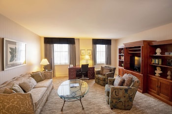Suite, 1 King Bed (Authors)