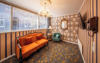 One Bedroom Suite (In Adjacent Building)
