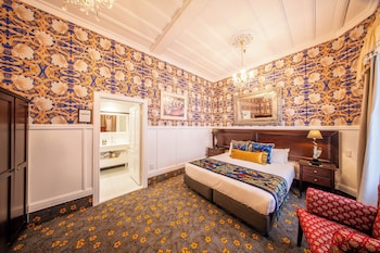 Estate Room