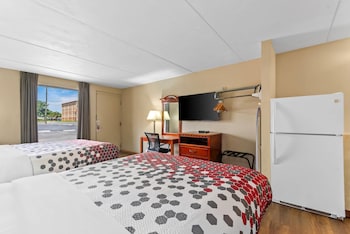 Room, 2 Queen Beds, Smoking (Efficiency)
