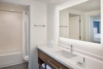 Suite, 1 Bedroom (Mobility/Hearing Accessible, Tub)