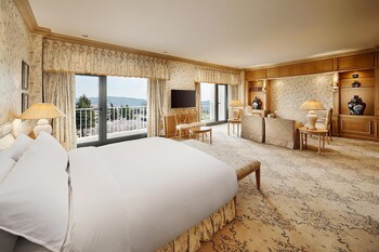 Executive Suite, 1 King Bed (Royal)