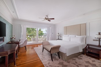 Club Suite, 1 King Bed, Club Lounge Access (Bukit)