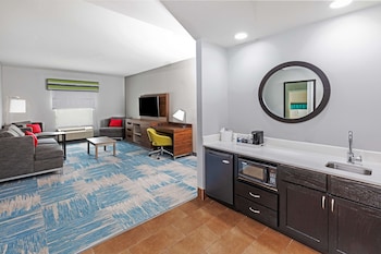 Suite, 2 Queen Beds, Non Smoking