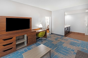 Suite, 2 Queen Beds, Non Smoking