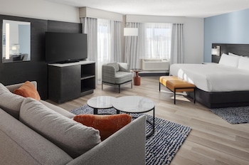 Executive Room, 1 King Bed, Non Smoking, Marina View - With Soaking Tub