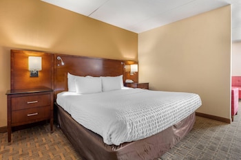 Suite, 1 King Bed, Accessible, Non Smoking