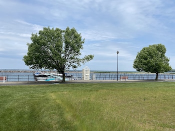 Standard Room, 2 Queen Beds, Non Smoking, Lake View