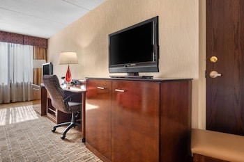 Suite, 1 King Bed, Accessible, Non Smoking