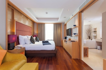 Suite, 1 King Bed, Balcony, Sea View