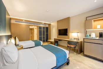 Premium Room, 2 Twin Beds, Balcony, Pool View