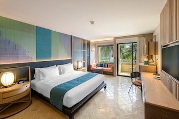 Premium Room, 1 King Bed, Balcony, City View