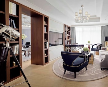 Director Suite