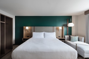 Standard Room, 1 Queen Bed, Mobility Accessible