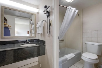 Standard Room, 2 Queen Beds, Non Smoking