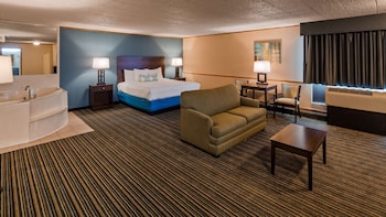 Suite, 1 King Bed, Non Smoking, Jetted Tub (with Sofabed)