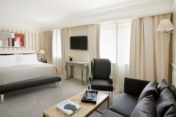 Privilege Family Room
