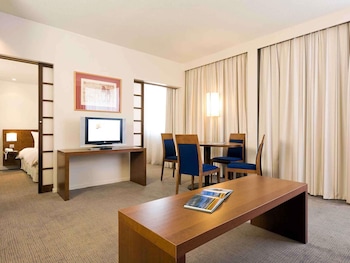 Suite, 1 King Bed with Sofa bed