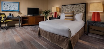 Standard Room, 1 Queen Bed, Mobility Accessible (Communication Features)