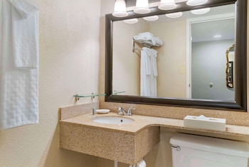 Standard Room, 2 Queen Beds, Non Smoking, Refrigerator & Microwave (Larger Room)
