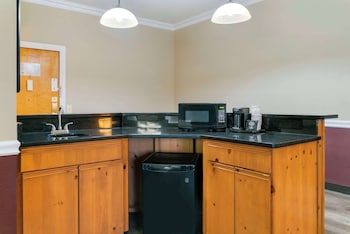 Suite, 2 Queen Beds, Accessible, Refrigerator & Microwave