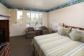 Standard Room, 1 Queen Bed, Pool View