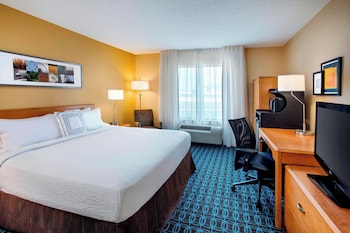 Room, 1 King Bed, Non Smoking (Mobility/Hearing Accessible, Tub)